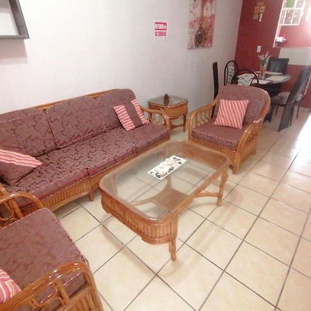 Depto Vacacional Con Wifi Almendros Apartment Плая дел Кармен Екстериор снимка